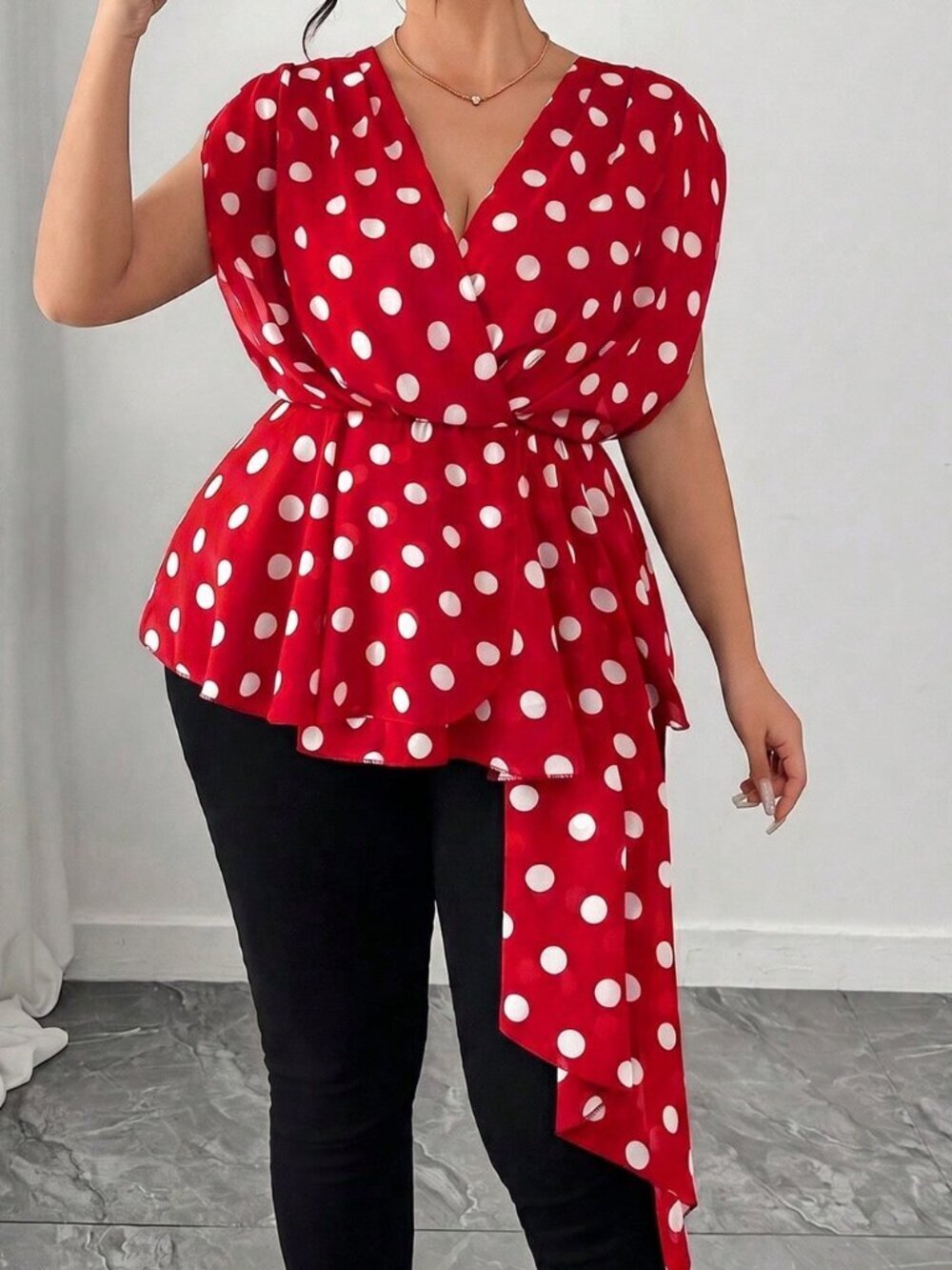 Red Casual Women's Polka Dot Print V-Neck Batwing Sleeve Blouse